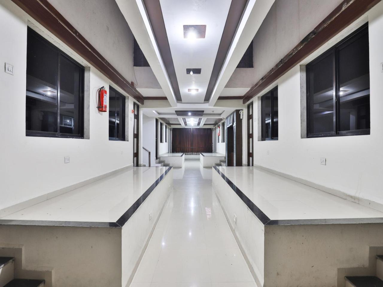 Hotel Ambica Даман Екстер'єр фото